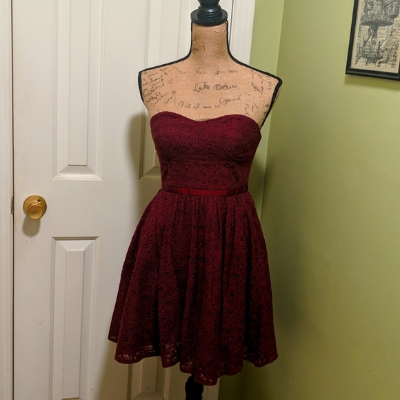 Jack Wills Dresses & Skirts - Jack Wills Crimson party dress